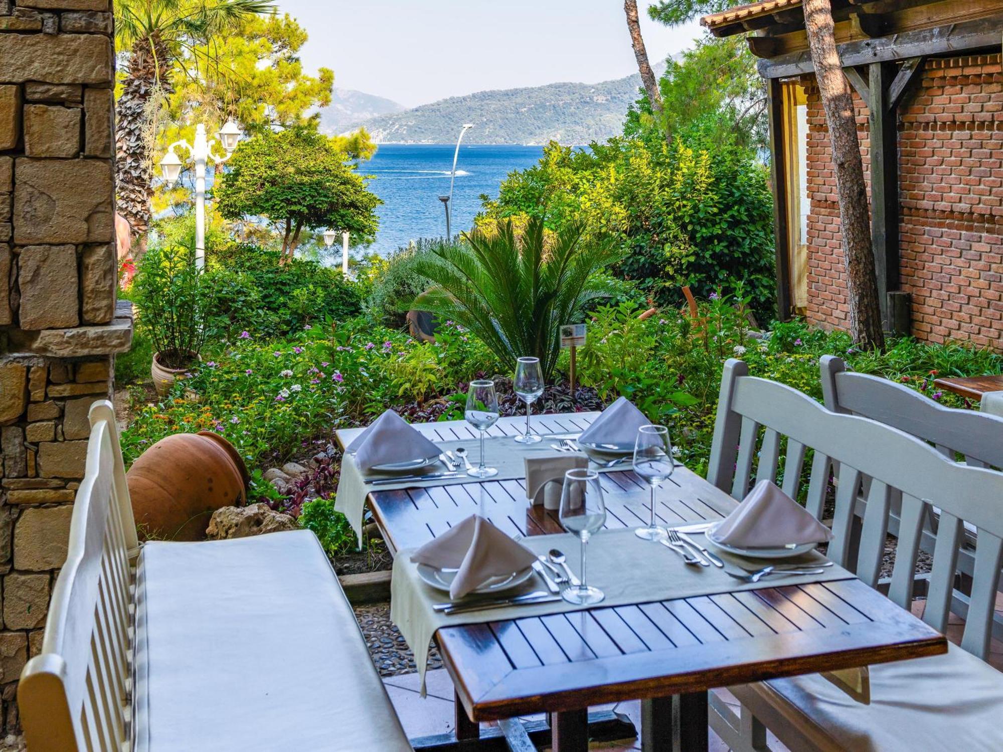 Labranda Mares Marmaris Hotel Luaran gambar A restaurant in Bodrum
