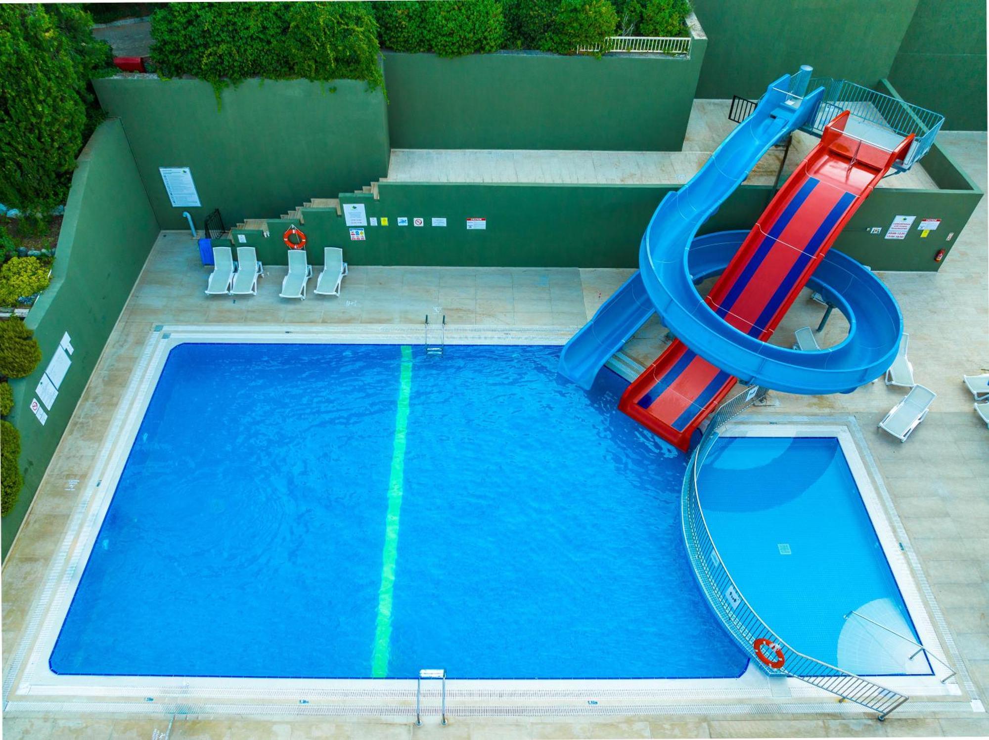 Labranda Mares Marmaris Hotel Luaran gambar Aerial view of the swimming pool