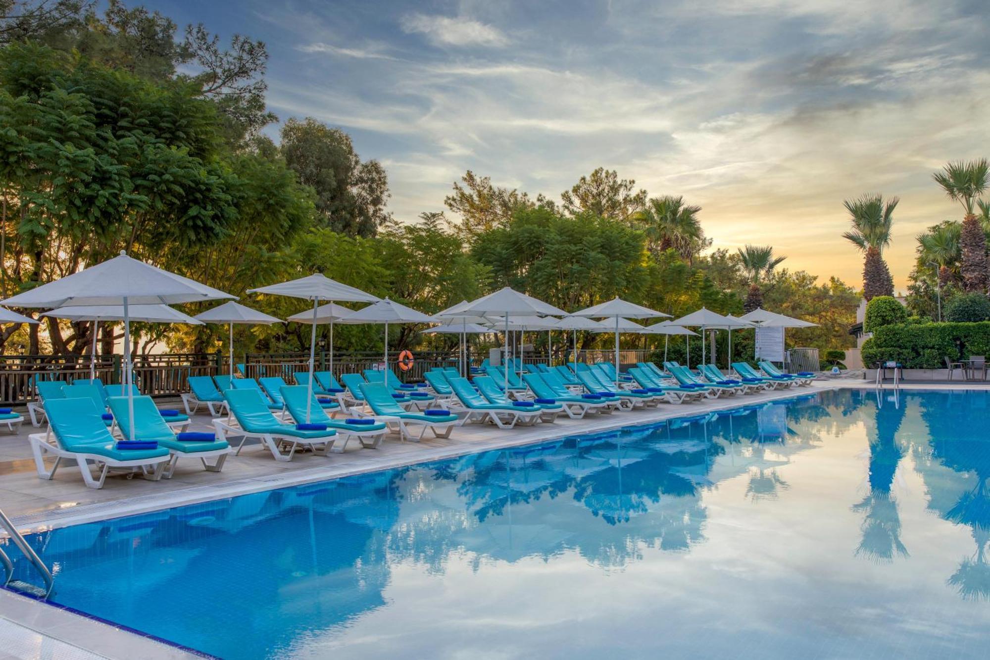 Labranda Mares Marmaris Hotel Luaran gambar Pool at the hotel