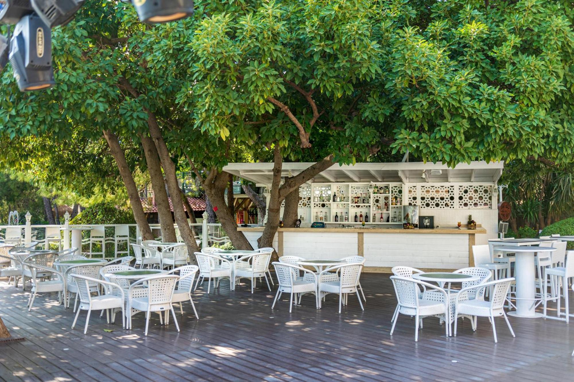 Labranda Mares Marmaris Hotel Luaran gambar The bar at the top of the observation tower